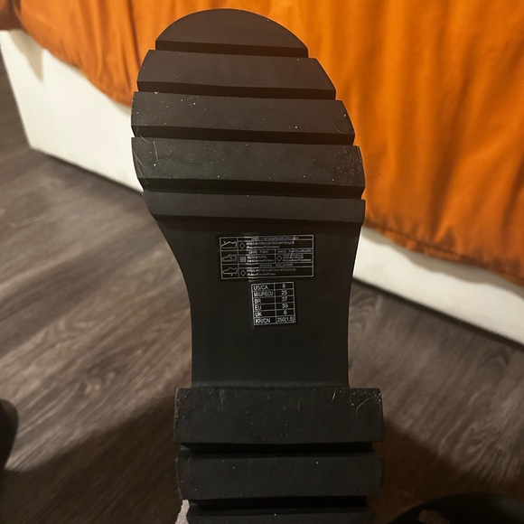 Forever 21 Black Over the Knee Boots for Sophisticated Style - Picture 8 of 8